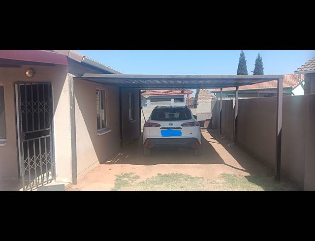 3 BEDROOM FREEHOLD FOR SALE IN WINDMILL PARK